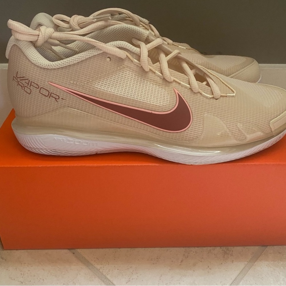 NIKE Vapor pro tennis shoes